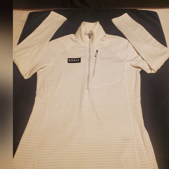 PATAGONIA women's Size M hoodie Lighweigth Half Zipper. - Picture 7 of 9